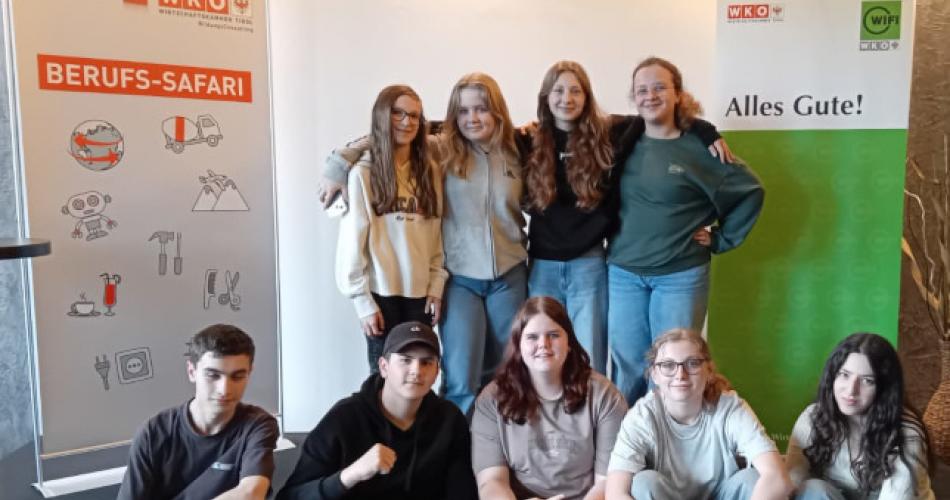 SchülerInnen am WIFI Innsbruck nach Ablegung des Cambridge Certificate